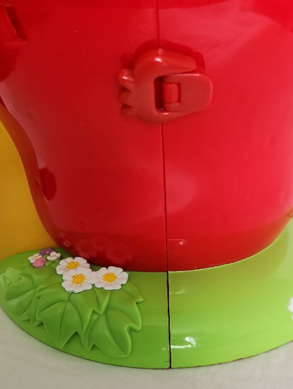 Vtg 2003 Bandai Strawberry Shortcake Berry Happy Home Playset Bed Fashion Closet - Picture 10 of 15